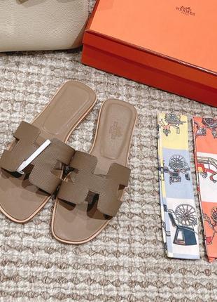 Шлепанцы в стиле hermes