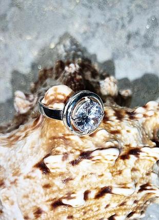 Серебряное кольцо с фианитом, разм. 193 фото