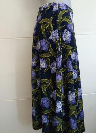 Красивая юбка-миди marks&spencer из бархата летящего кроя с принтом красивых цветов3 фото