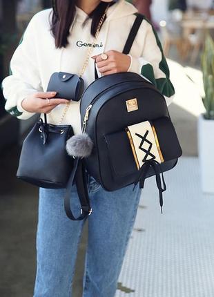 Стильный городской чёрный рюкзак для девушек на шнуровке набор 3 в 1 с сумочкой, визитницей и брелком мишка6 фото