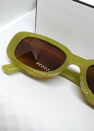 Тренд очки солнцезащитные салатовые горчичные геометрия узкие прямоугольные тренд5 фото