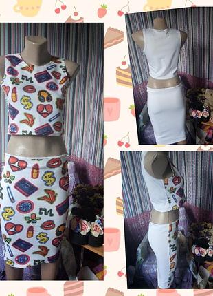 Необычайный костюм,яркий принт