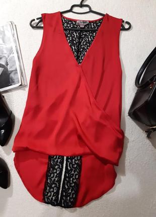 Стильна червона блуза з мереживною спинкою1 фото