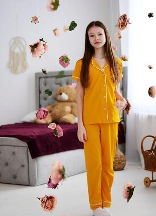 Красивая и стильная детская пижама для девочки на пуговицах (штаны и кофта) family look желтая