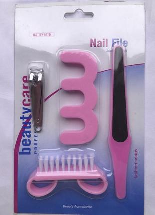 Набір манікюрний для нігтів манікюру педикюру пилочка кусачки щипці розтопирки роздільник пальців щітка щіточка для чищення від пилу з нігтів