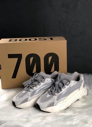Женские кроссовки adidas yeezy 700 v2 static reflective.