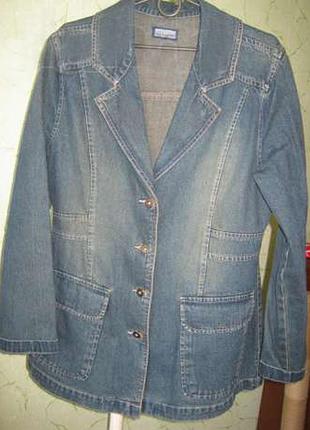 Красивый джинсовый жакет