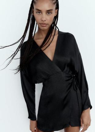 Текстурована атласна сукня на запах zara / атласное платье черное1 фото