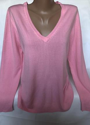 Ніжно рожевий светр