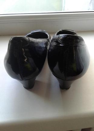 Туфли женские лодочки лаковые bemil milano италия 26 см стелька нюанс9 фото