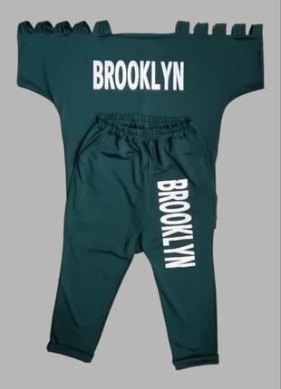 Костюм у спортивному стилі.розмір 54-56