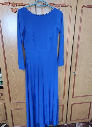 Вечернее платье со шлейфом