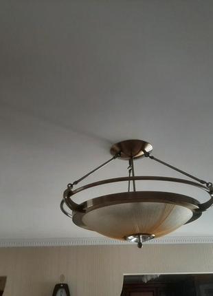 Світильник, люстра