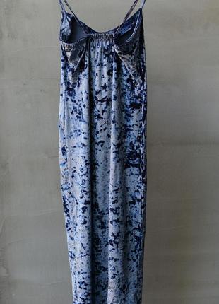 Серо-голубое длинное платье хамелеон из искусственного бархата2 фото