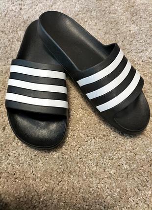 Шльопанці adidas 2