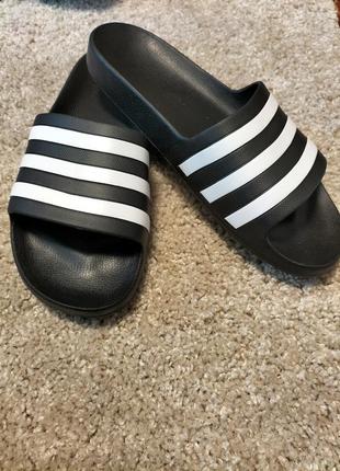 Шльопанці adidas