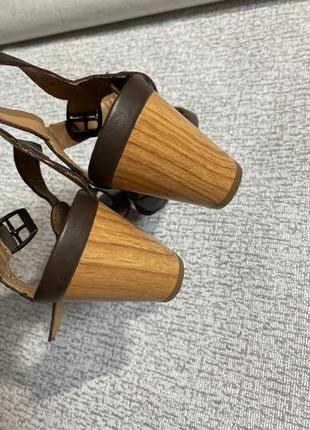 Босоніжки жіночі шкіряні босоніжки коричневі сандалі на танкетці босаножки clarks- 38р.6 фото