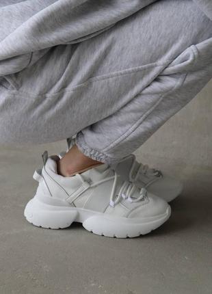 Кросівки кеди натуральна шкіра замша мокасини слипоны на высокой подошве трендовые белые