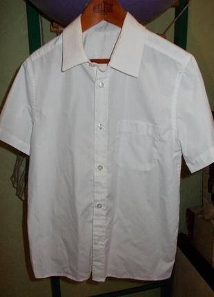 Белая рубашка с коротким рукавом на 10-11 лет рост 140-146см