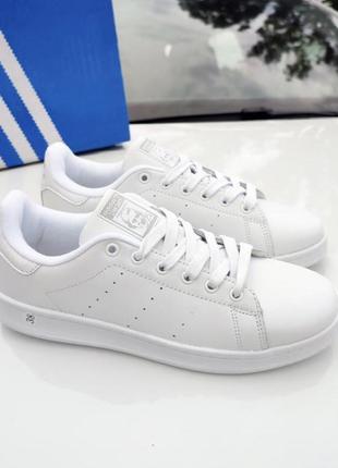 Жіночі  класичні шкіряні кросівки, кеди adidas stan smith білі2 фото