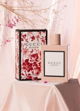 Духи gucci bloom парфюмированная вода 100 ml гуще блум женский парфюм аромат гуси блум2 фото