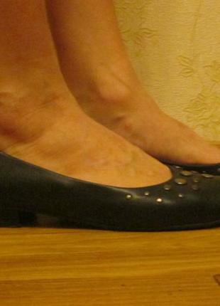 Туфли на низком каблуке+балетки в подарок3 фото