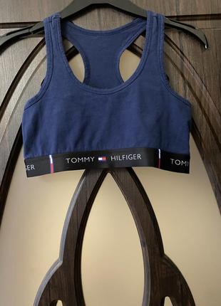 Шикарный, топ, темно, синего цвета, коттоновый, от дорогого бренда: tommy hilfiger👌