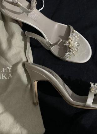 Badgley mischka дорогой пар