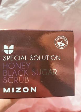 Скраб с черным сахаром и медом mizon honey black sugar scrub1 фото