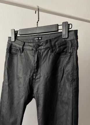 Кожаные брюки, штаны под кожу, лосины6 фото