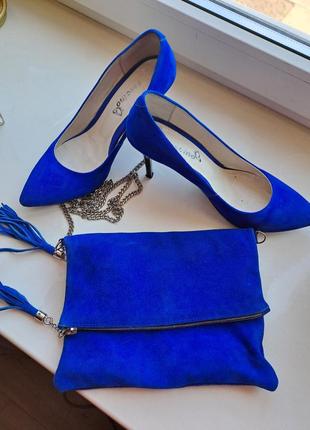 Чудовий із натуральної замші комплект сумка та туфлі fascino