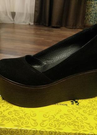 Стильні жіночі чорні замшеві туфлі на платформі(casta)