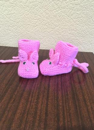 Вязаные пинетки зайчики для детей