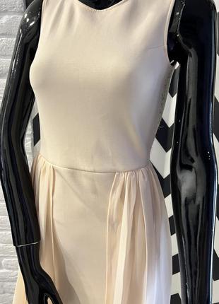 Нарядное платье с гипюровой спинкой со шлейфом3 фото
