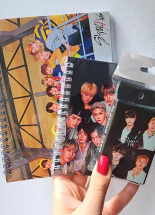 Игральные карты stray kids + блокнот а6 клетка 48 листов + скетчбук а5 48 листов