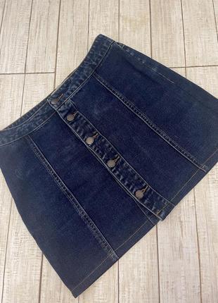 Джинсовая юбка на пуговицах
