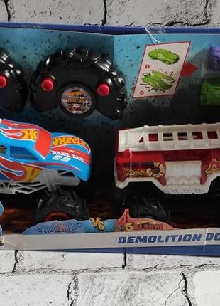 Hot wheels monster trucks  машинка на радіокеруванні пульті набір трек монстр трюк авто7 фото