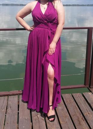 Вечернее платье с разрезом