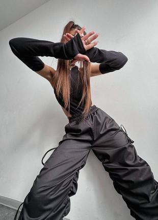Костюм спортивный черный коричневый хаки бежевый серый комплект для танцев повседневный боди штаны парашюты шаровары джоггеры карго на затяжках y2k3 фото