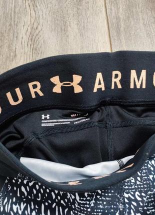 Женские компрессионные спортивные леггинсы лосины under  armour heatgear printed capri капри
оригинал
made in mexico 
размер s-m8 фото