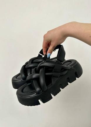 Стильные сандалии, босоножки черные на тракторной подошве,женская обувь на лето 2023-20241 фото