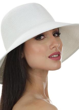 Шляпа женская средние поля цвет белый с синим, чёрным и белым  кантом1 фото