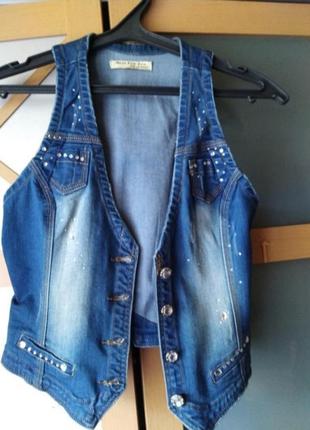 Джинсова жилетка