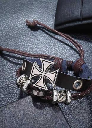 Двухслойный браслет коричневый со вставкой римский крест