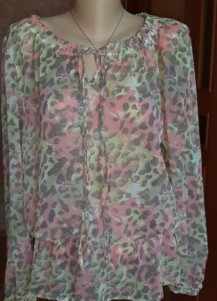 Красивая нежная блуза