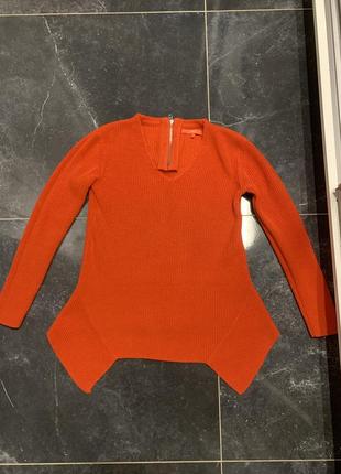 Оранжевый свитер интересного дизайна2 фото