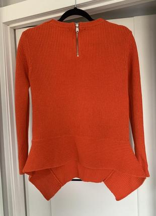 Оранжевый свитер интересного дизайна6 фото