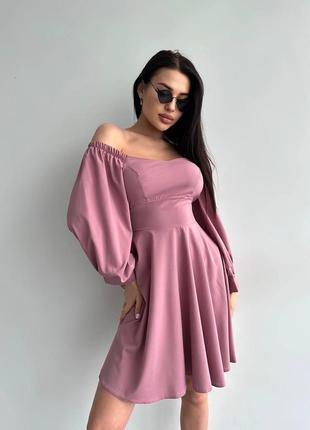 Платье черное голубое пудровое белое розовое нежно желтое банановое вечернее коктейльное с открытыми плечами и рукавами фонариками с корсетным лифом