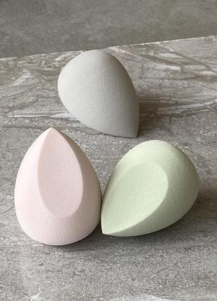 Бюті-блендер "скошена капля"