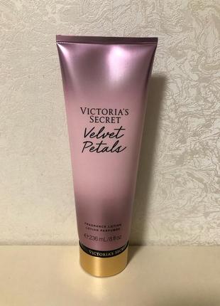 Парфюмированный лосьон для тела victorias secret velvet petals3 фото